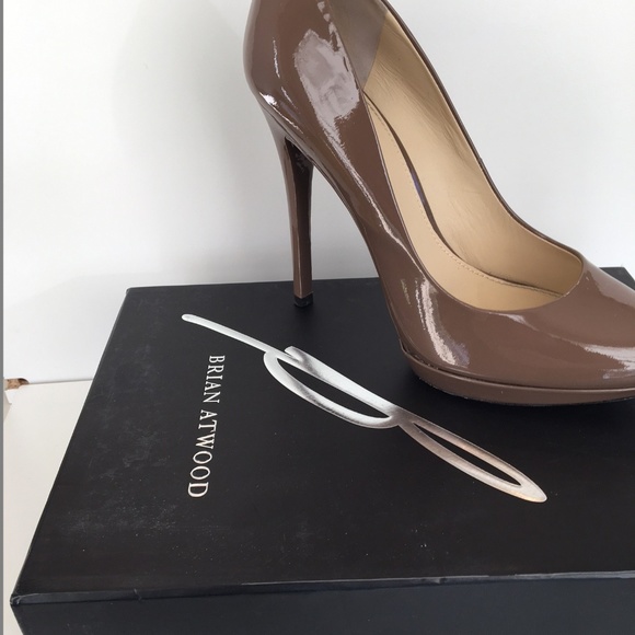 B Brian Atwood Nude Patent Pumps - Picture 6 of 6